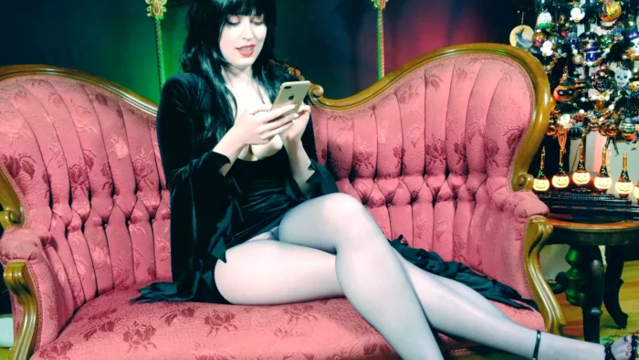 Elvira Introduces Lily Munster - BEATRIX - MP4