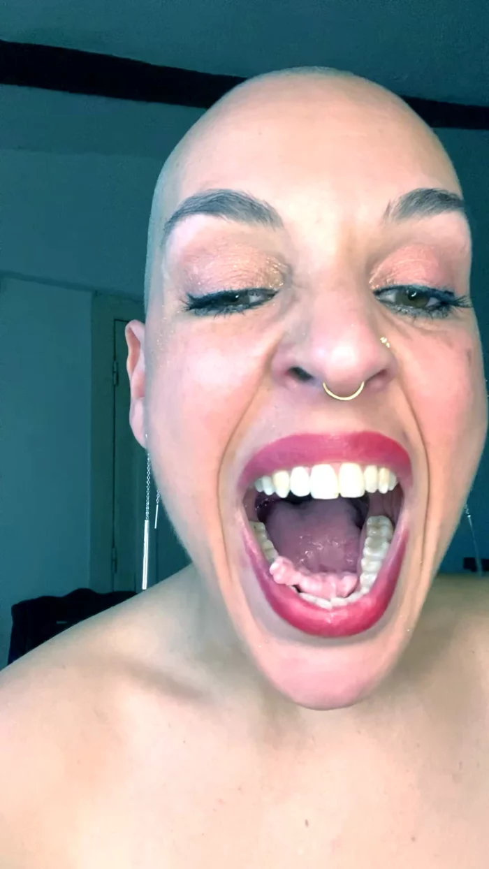 Chewing Sideways - EMPREXKALA / KALA SMITH - MP4