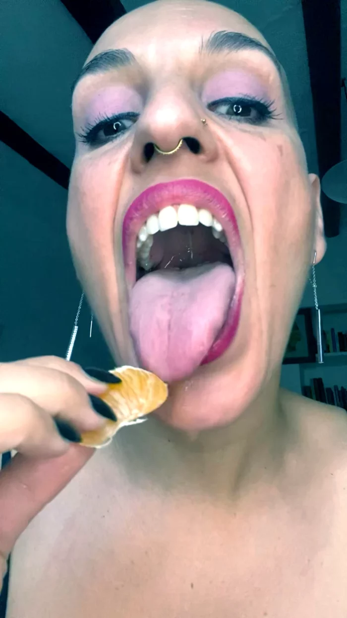 If You Were This Piece Of Mandarine - EMPREXKALA / KALA SMITH - MP4