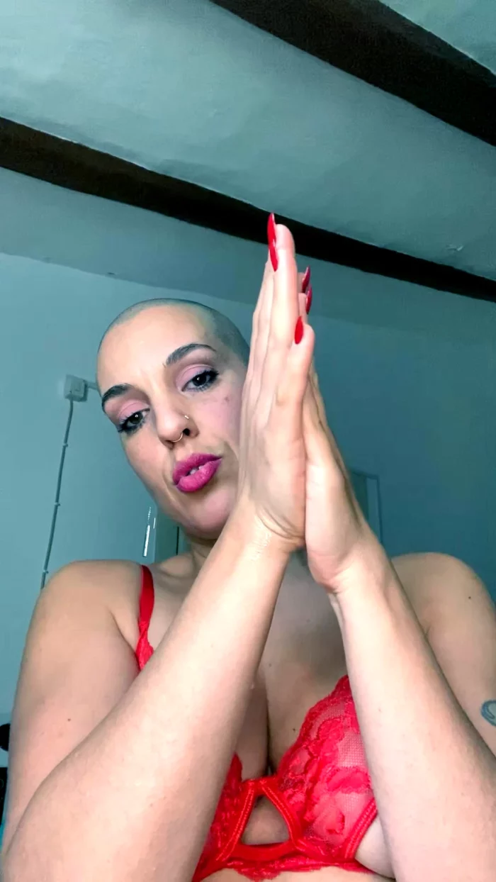 Making My Hands Wet With My Spit - EMPREXKALA / KALA SMITH - MP4