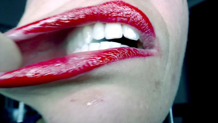 Red Glossed Lip Stretch - EMPREXKALA / KALA SMITH - MP4