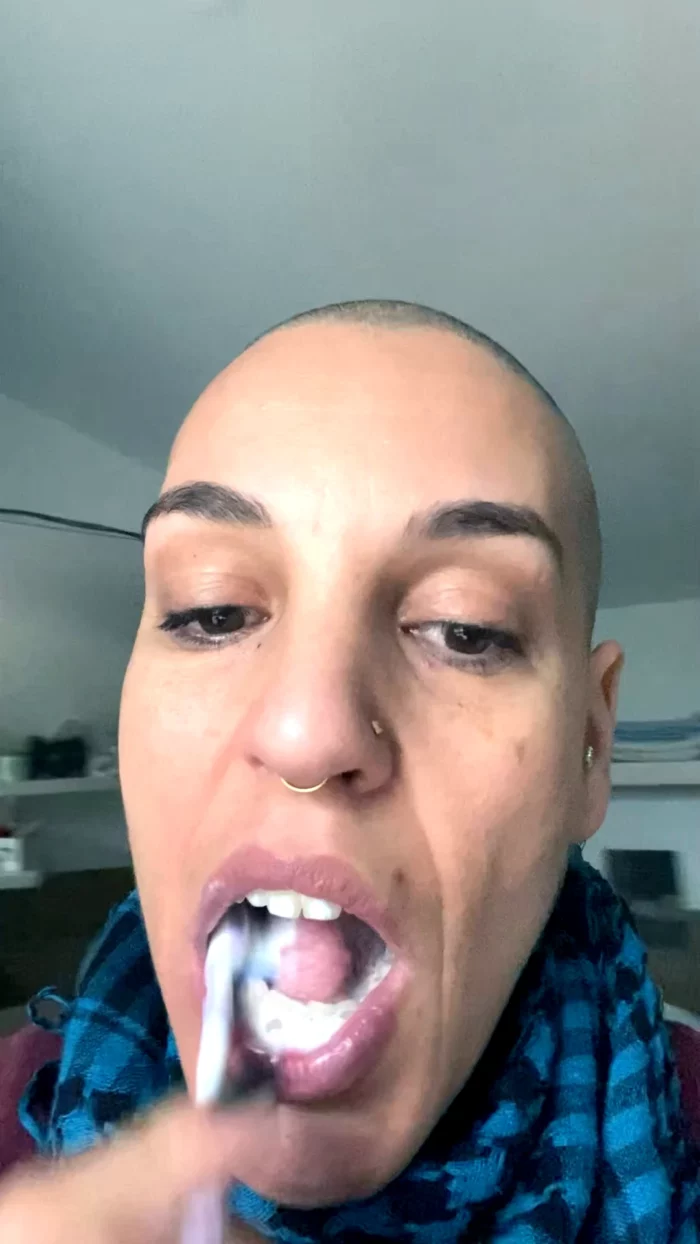 Scrapping My Tonguebrushing Teeth - EMPREXKALA / KALA SMITH - MP4