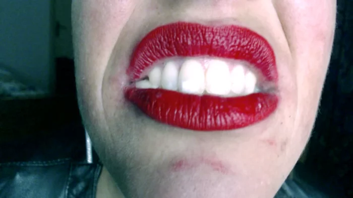 Smashing An Apple Inside My Mouth ASMR - EMPREXKALA / KALA SMITH - MP4