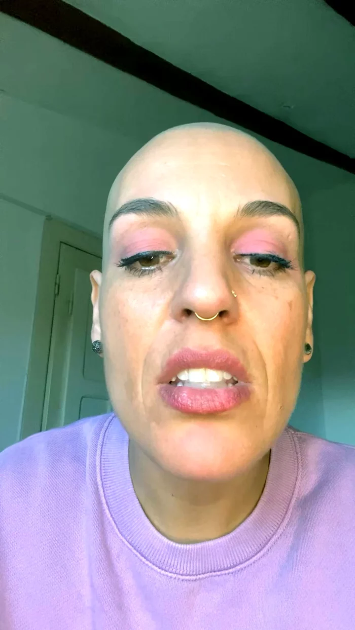 Sniffing My Lips - EMPREXKALA / KALA SMITH - MP4