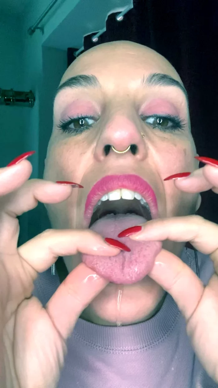 Stretching And Massaging My Tongue - EMPREXKALA / KALA SMITH - MP4