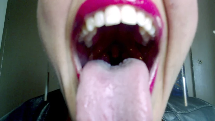Wet Tongue And Eyes Wide - EMPREXKALA / KALA SMITH - MP4