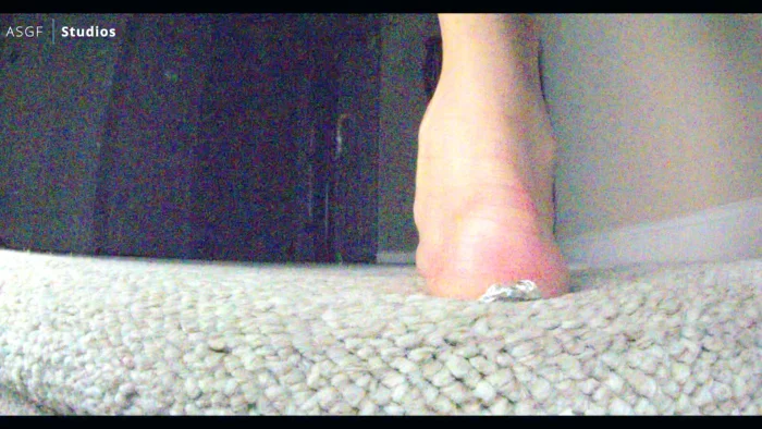 Gigantic Goddess Walk By Crushes - GIANTESS FETISH VIDS - MP4