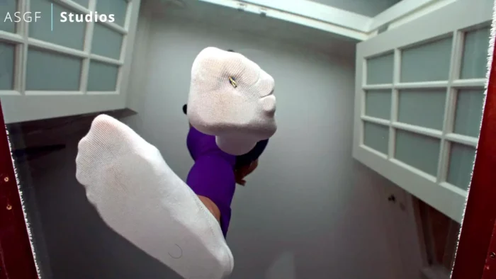 Hunny Bear Giantess Sock Crush! - GIANTESS FETISH VIDS - MP4