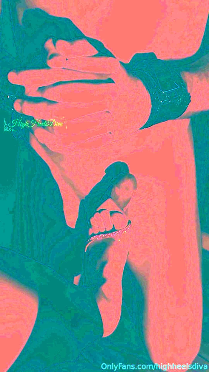 My Slave On His Knees Awaiting My Orders! - GODDESS MAISHA / HIGHHEELSDIVAX - MP4
