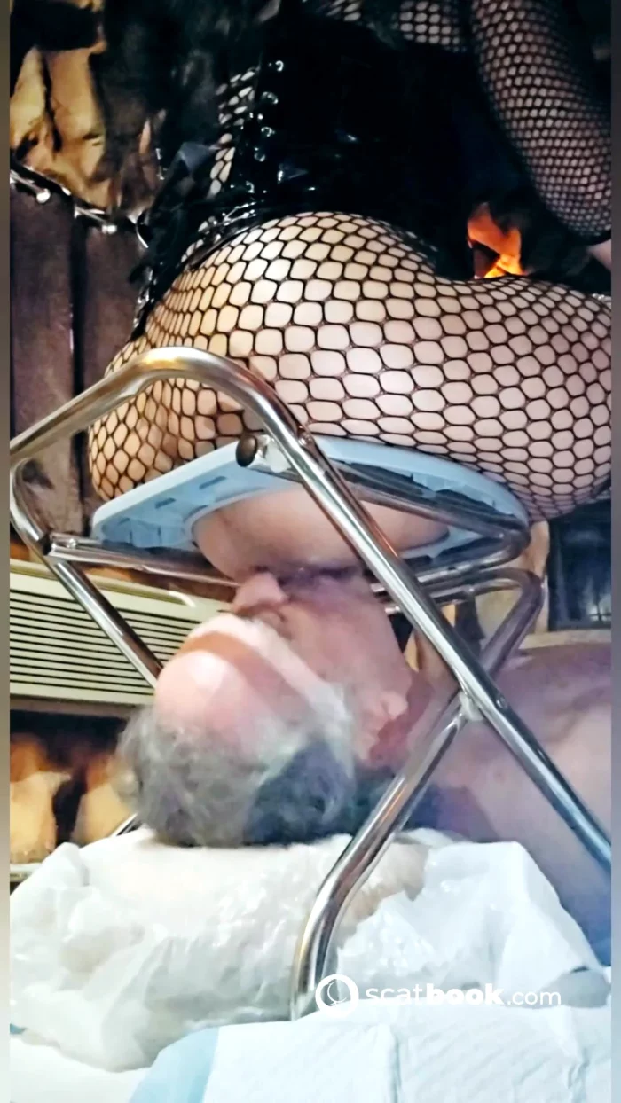 Using Real Human Toilet Under My Toilet Chair - GODDESS FIRE / GODDESSFIRE99 - MP4