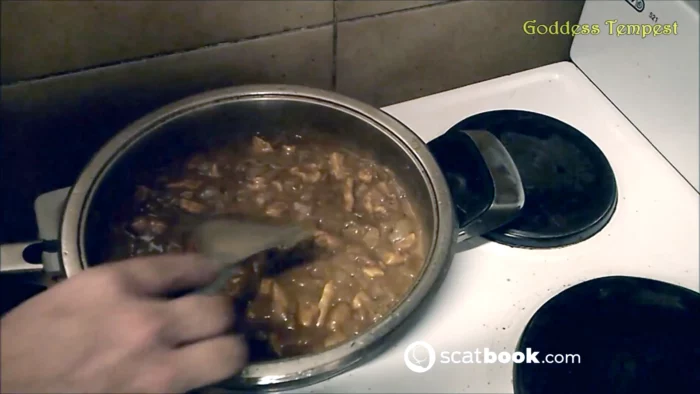 Scat Food Feeding - GODDESS TEMPEST - MP4