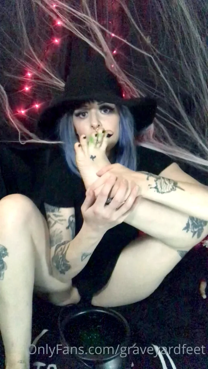 Witchy Self Worship - GRAVEYARDFEET / THEGODDESSGRAVES - MP4