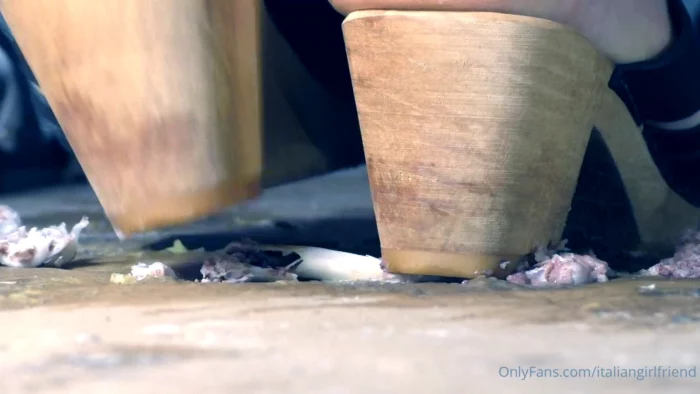 Cooked Bones And Wooden Clogs - ITALIAN GIRLFRIEND / AMATORIAL CRUSH CUPS - MP4