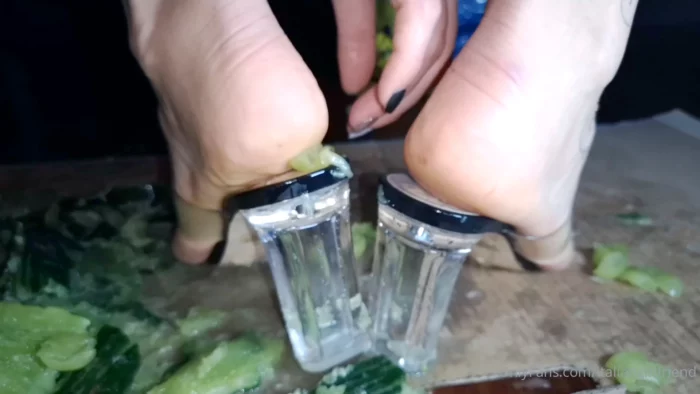 Inshoe And Mass Grapes Crush - ITALIAN GIRLFRIEND / AMATORIAL CRUSH CUPS - MP4