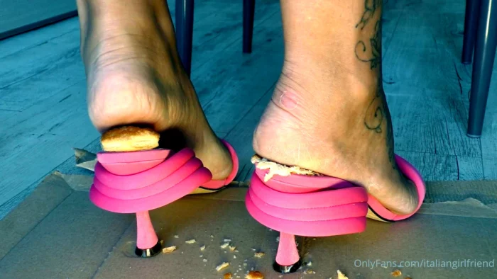 For Inshoe Lovers - ITALIAN GIRLFRIEND / AMATORIAL CRUSH CUPS - MP4