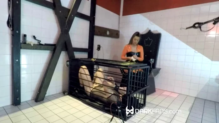 Cage Part 4 Heels Food Crash - LADY AMRAPALI - MP4