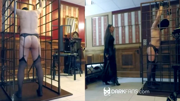Spanking Cage - LADY AMRAPALI - MP4
