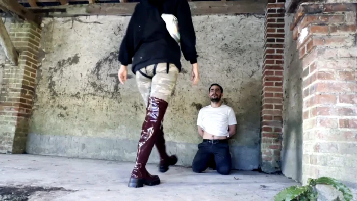 Bucolic Stroll? Part 2 - MAITRESSE PARKER / ANDREA PARKER - MP4