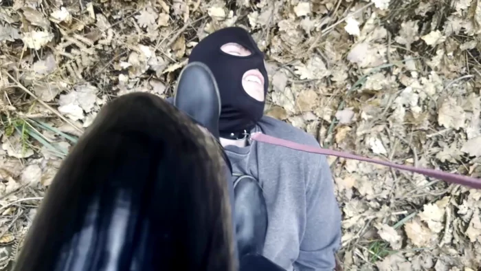A Desire To Enjoy This Beautiful Spring Sun Part 1 - MAITRESSE PARKER / ANDREA PARKER - MP4