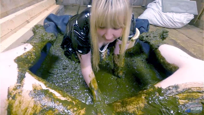 Cow Dung Maid - MANUREPORN / MANUREFETISH - MP4