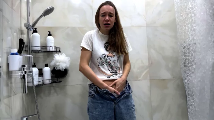 Desperately Pissing In Jeans - MARGOALISA / MARGO AND ALICE - MP4