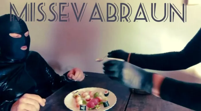 Foot And Food - MISS EVA BRAUN / SISSY VALERIA ROSSI - MP4