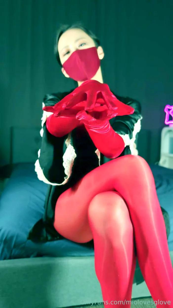 Would You Like A Massage Before Bed Well Then, You Must First Worship My Gloves - MIOLOVESGLOVE - MP4