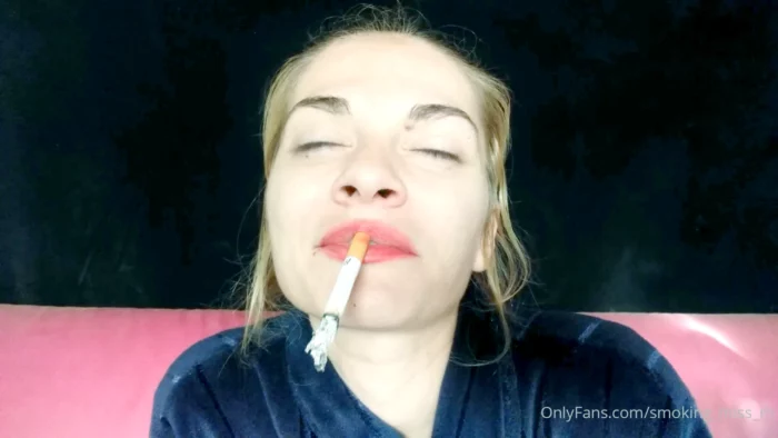 I Call It Power High Dangling - SMOKING MISS M / MISTRESS MARLENA - MP4
