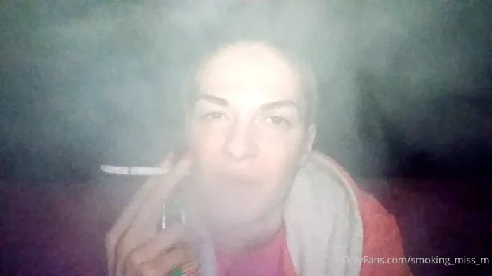 New Pall Mall Smoking - SMOKING MISS M / MISTRESS MARLENA - MP4