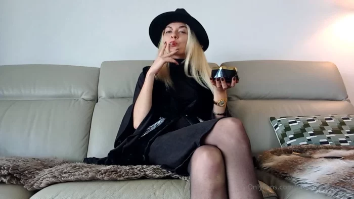 Double Drags Snaps - All Black Outfit - SMOKING MISS M / MISTRESS MARLENA - MP4