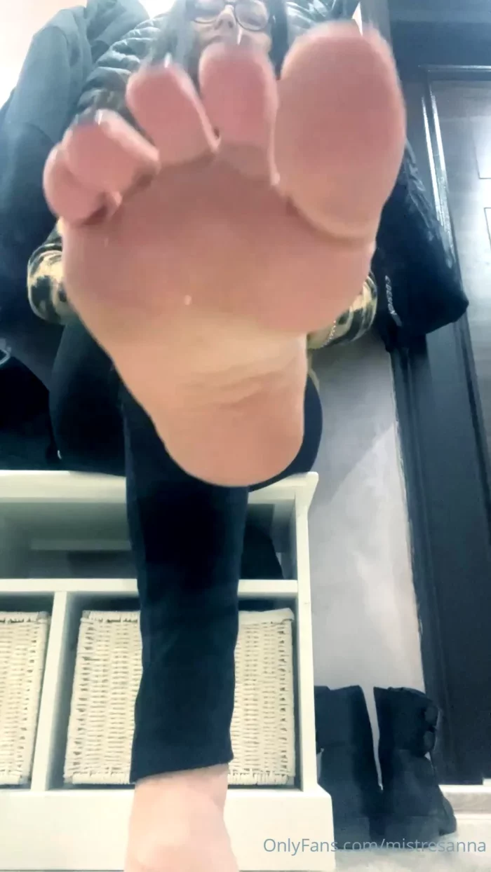 Dirty Feet - MISTRESS ANNA - MP4