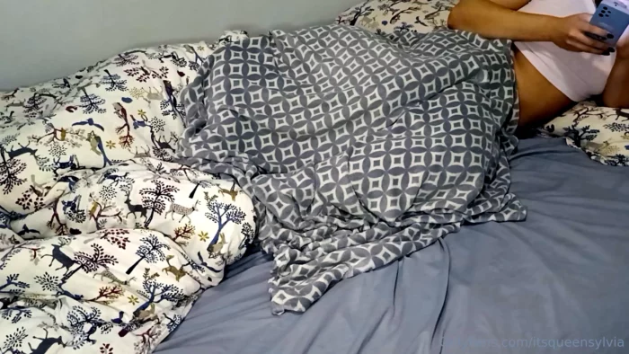 Putting My Slave Under A Blanket And Making Him Smell My Stinky Farts - QUEEN SYLVIA - MP4