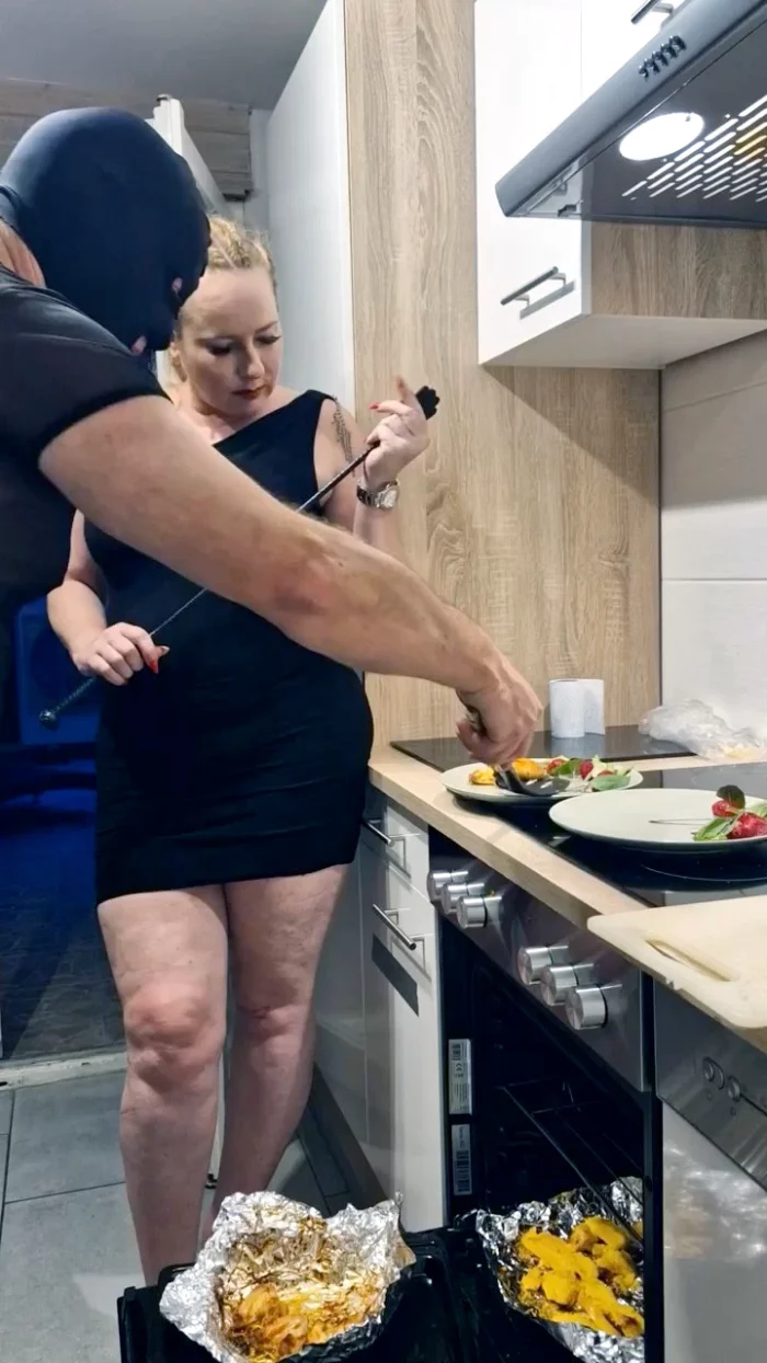 Celebrating My B-Day With My Slave - SCATDOMINA / MISTRESS JESSICA / DOMINA SCHWEIZ - MP4