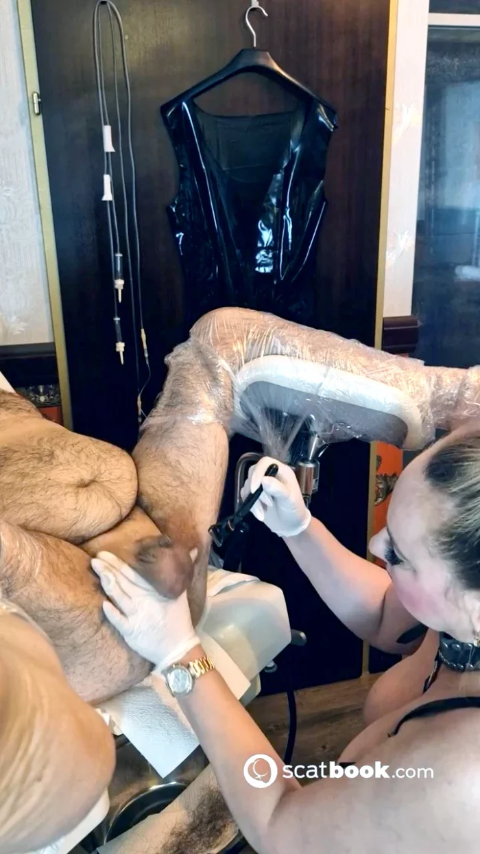 Shaved While Floated - SCATDOMINA / MISTRESS JESSICA / DOMINA SCHWEIZ - MP4