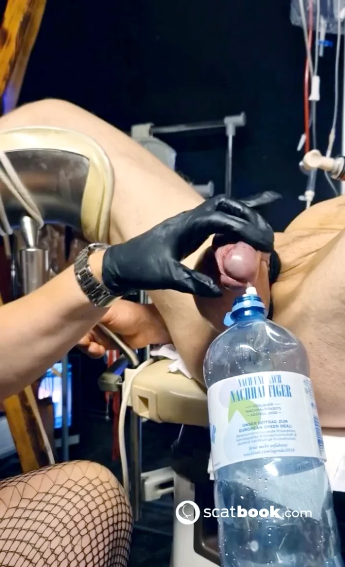 Slave Is Getting Catheterized - SCATDOMINA / MISTRESS JESSICA / DOMINA SCHWEIZ - MP4