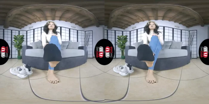Vr Foot Fetish - Online Gamer Chick With Shrimpable Feet - SEXLIKEREAL - MP4