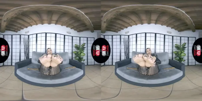 Vr Foot Fetish - Stunning-Looking Diana Zilli Presenting Her Magnificent Toes And Feet In Virtual Reality - SEXLIKEREAL - MP4