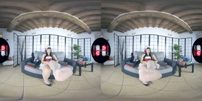 Vr Foot Fetish - Sexy Babe Daphne Wearing Her Santa Claus Costume Enjoys Posing Her Beautiful Feet And Toes In Vr - SEXLIKEREAL - MP4
