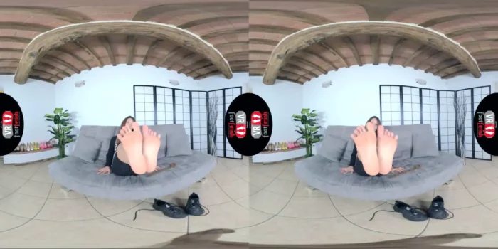 Vr Foot Fetish - Stunningly Beautiful Violet Shows Off Her Sexy Feet After The Gym - Foot Fetish Virtual Reality - SEXLIKEREAL - MP4