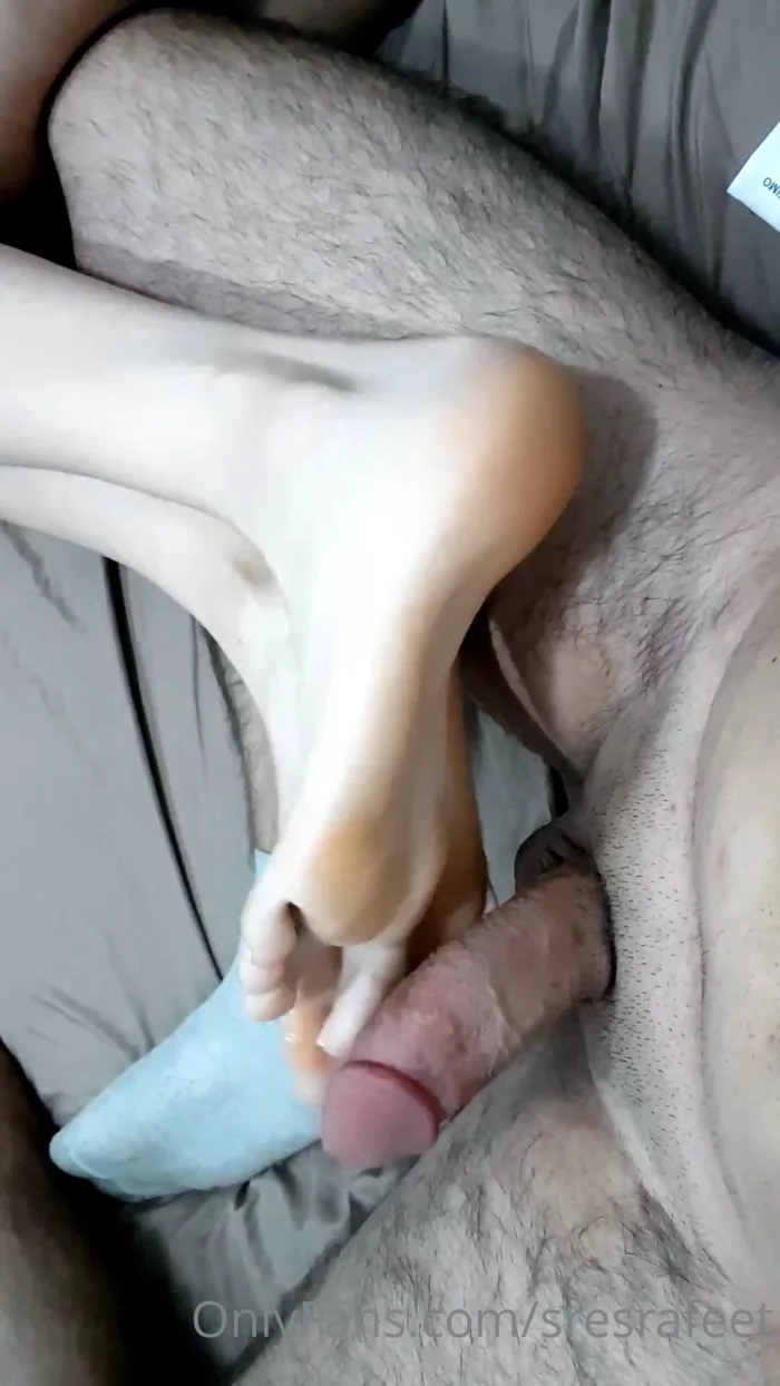 Hot Footjob! - SENHOR E SENHORA FEET - MP4