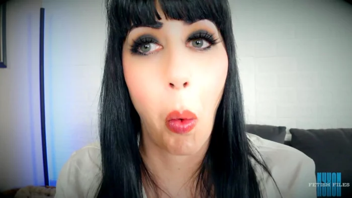 Eating - Nyxon An Apple A Day - THE NYXON FILES - MP4