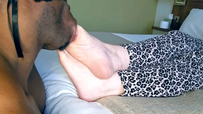 You Know I Had To Try The Sammich On Worshipmysexyfeet Right - TOES BEFORE BROS - MP4