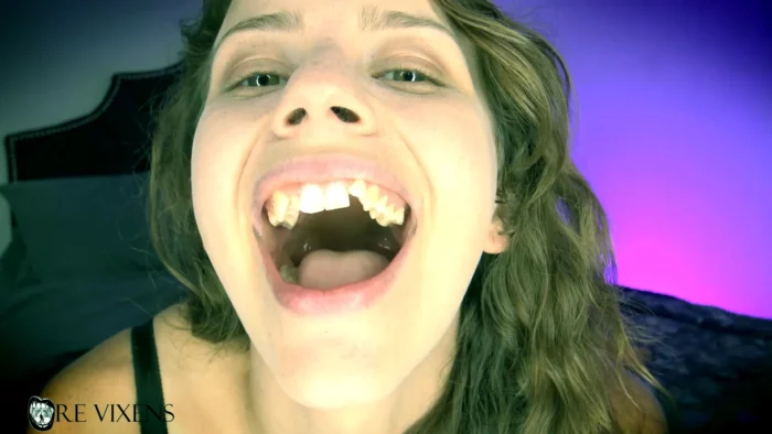 Luna Vera In Scene: Swallow Show-Off! - VORE VIXENS - MP4