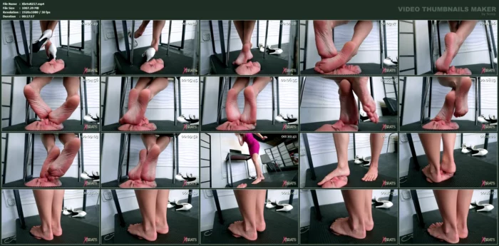 Vika - Underdesk CEO 4 - XBRATS / BRATTY FOOT GIRLS - MP4
