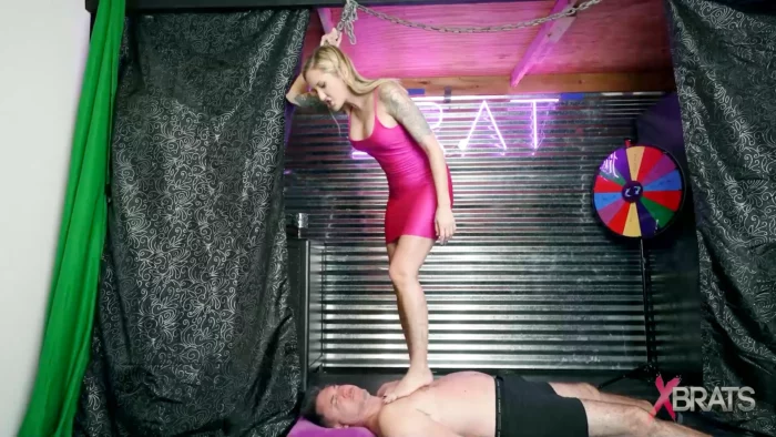 Reagan - Don't look as I TRAMPLE you! - XBRATS / BRATTY FOOT GIRLS - MP4