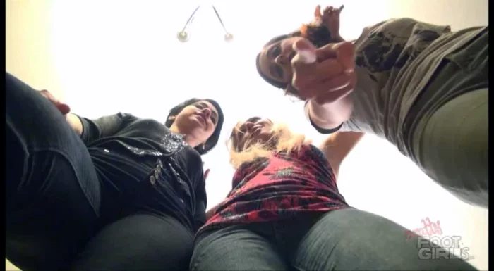 Jamie Dee & Johannie - Creeper Crush - XBRATS / BRATTY FOOT GIRLS - MP4