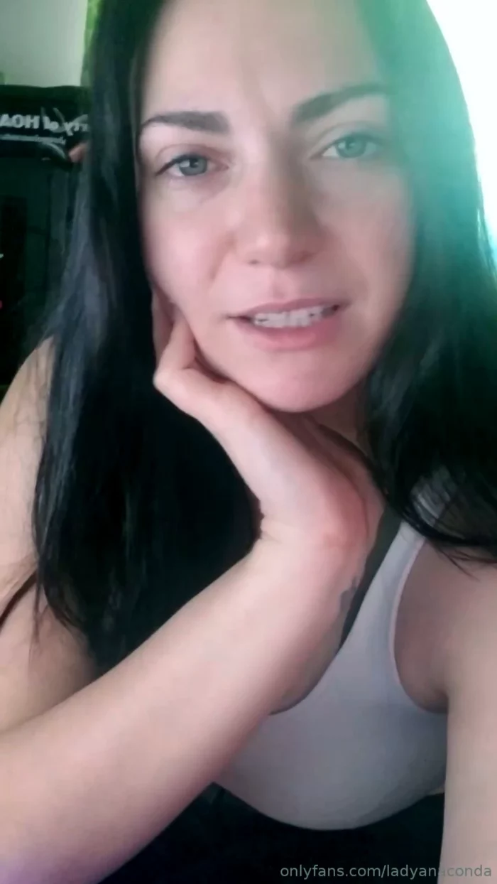 Betas - LADY ANACONDA / ANACONDA NOIRE / ELITE QOS GODDESS - MP4