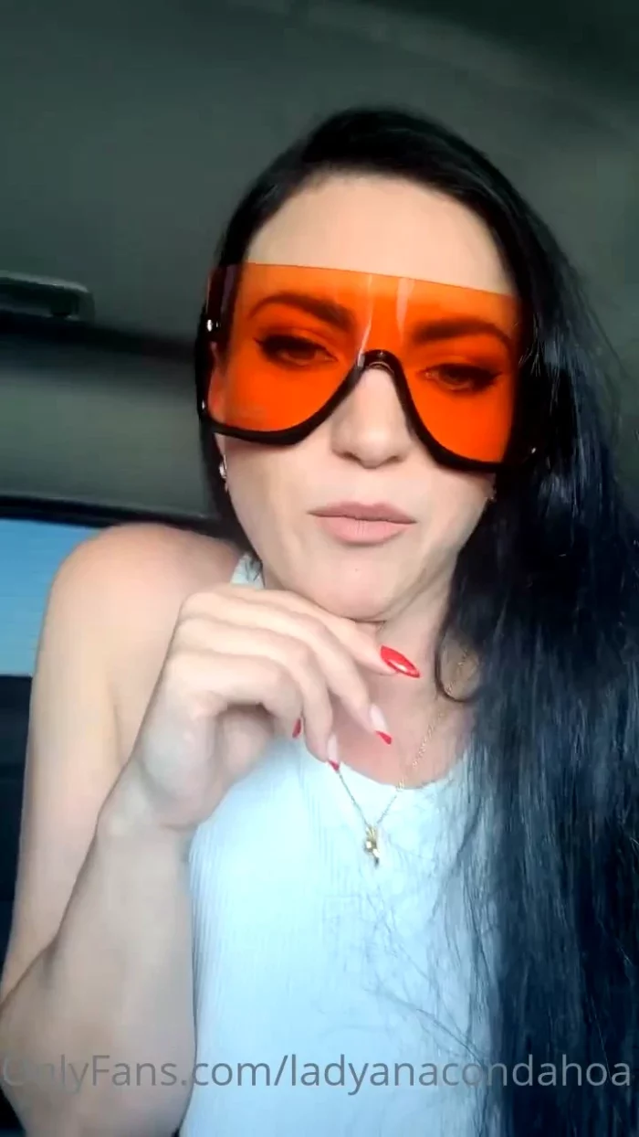 Driven Around By My Beta Servant In My Cuck Funded Escalade - LADY ANACONDA / ANACONDA NOIRE / ELITE QOS GODDESS - MP4