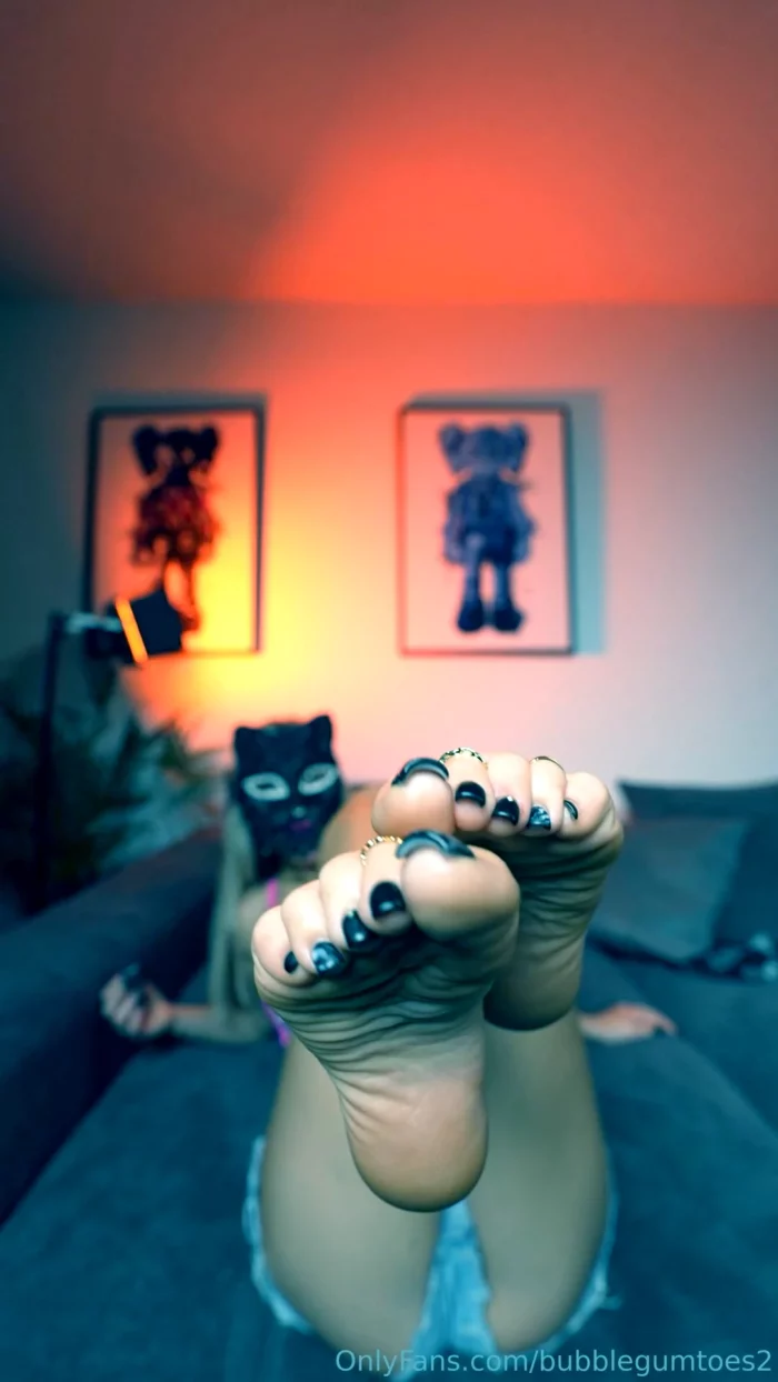 Starting Tomorrow, There's A Fresh Pedicure! - BUBBLEGUM TOES AKA MARIA - MP4