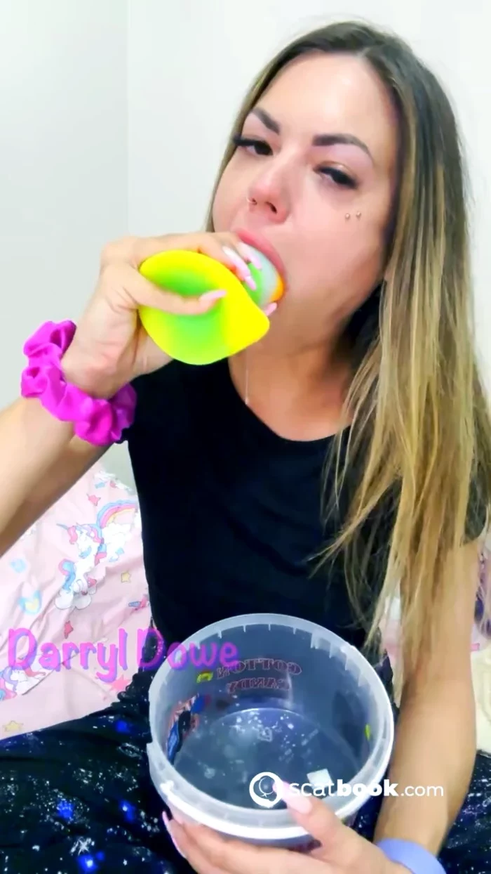 Unicorn Toy - DARRYL DOWE - MP4